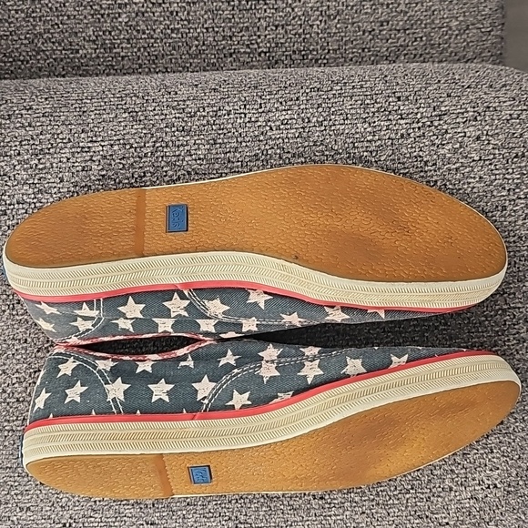 Keds Blue and Red Star-Patterned Size 8.5 - Picture 5 of 7